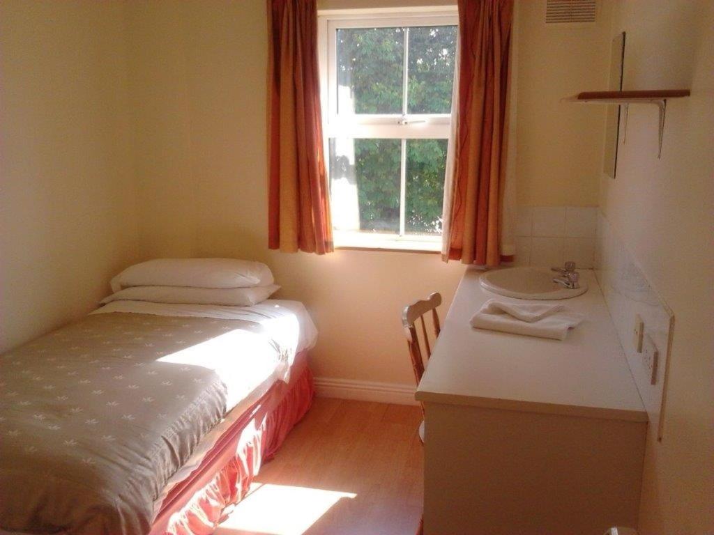 Postel nebo postele na pokoji v ubytování Courtbrack Accommodation - Off Campus Accommodation