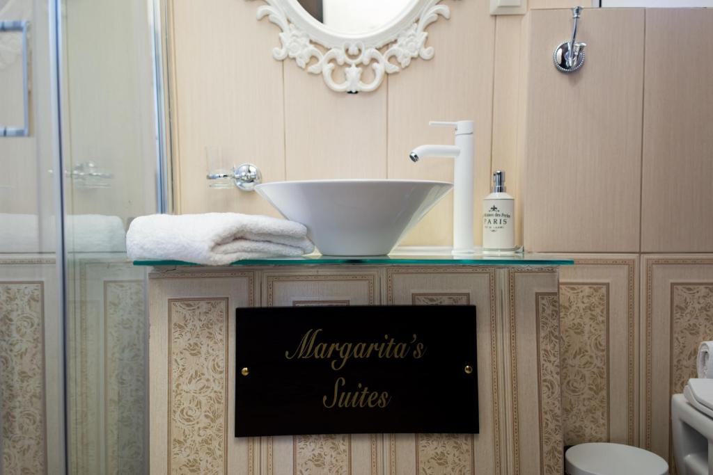 MARGARITA'S SUITES - 8