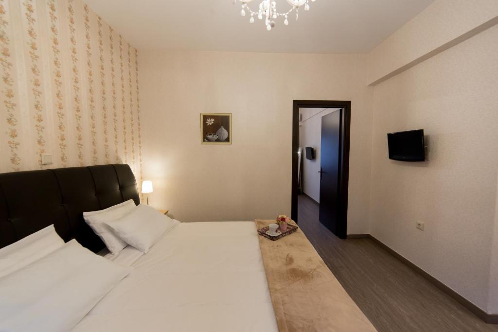 MARGARITA'S SUITES - 2