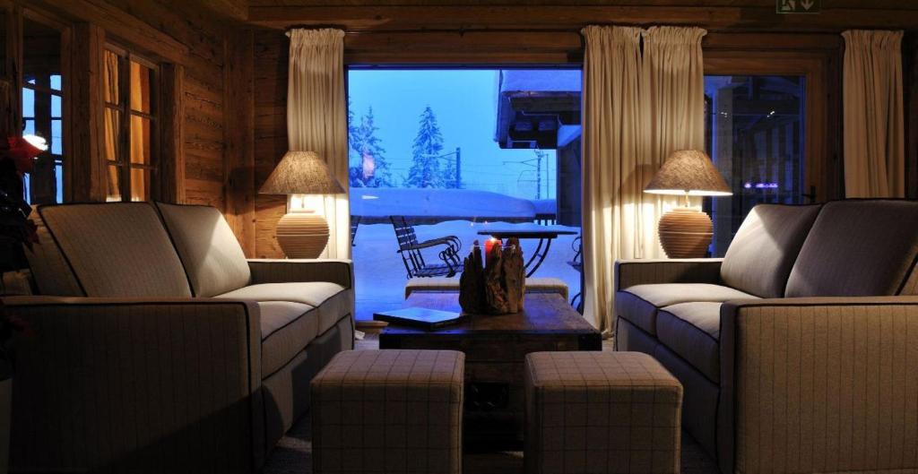 Posezení v ubytování Hotel des Alpes Superieur