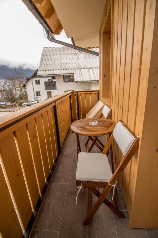 Balkón nebo terasa v ubytování Apartments & Rooms Pr' Skalovc