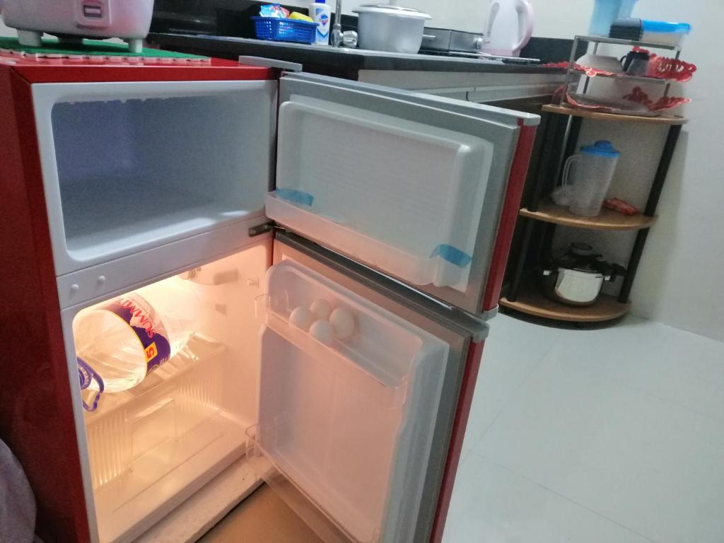 Kuchyň nebo kuchyňský kout v ubytování Condo Near NAIA Airport T 1,2,3&4 v4