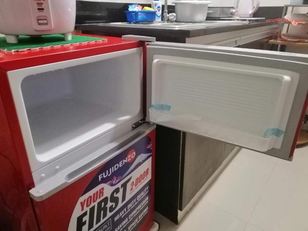Kuchyň nebo kuchyňský kout v ubytování Condo Near NAIA Airport T 1,2,3&4 v4