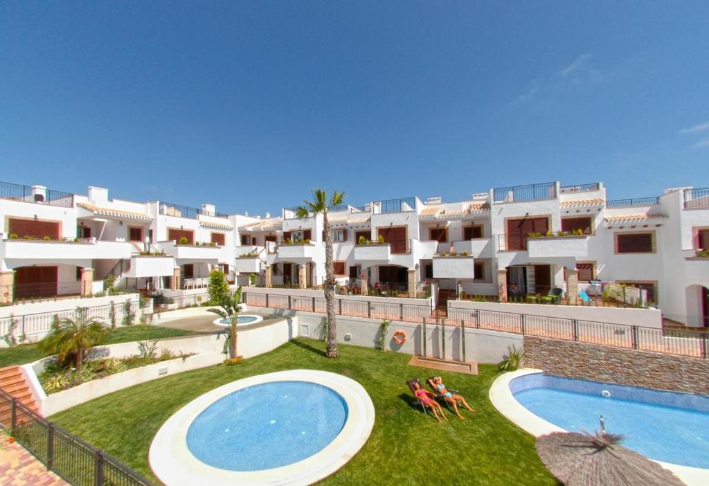 The swimming pool at or close to Apartamento Azul Beach La Mata Playa