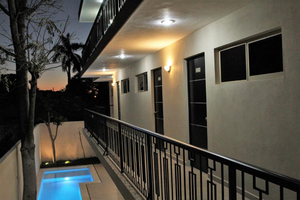 Bazén v ubytování Hotel Virreyes nebo v jeho okolí