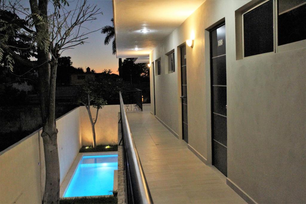 Bazén v ubytování Hotel Virreyes nebo v jeho okolí