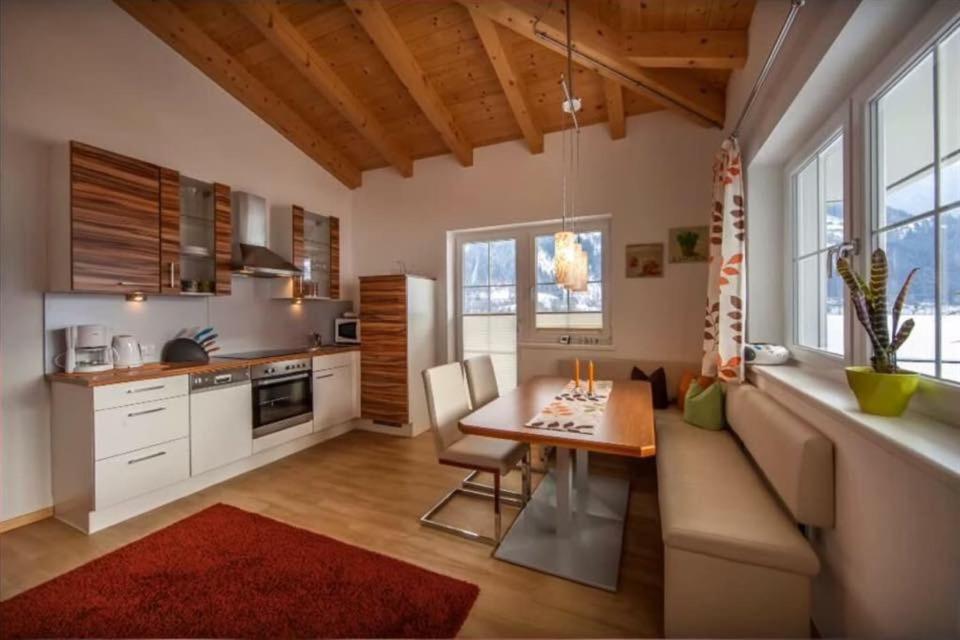 A kitchen or kitchenette at Appartements Zillertal Noten
