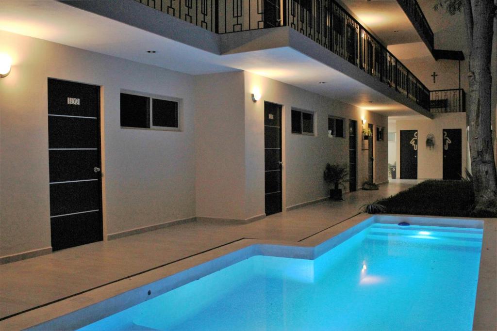 Bazén v ubytování Hotel Virreyes nebo v jeho okolí