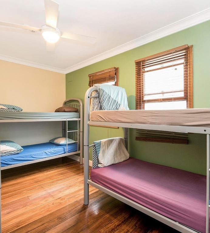 Postel nebo postele na pokoji v ubytování Port Macquarie Backpackers