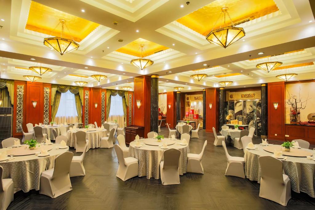 Restaurace v ubytování Anting Villa Hotel