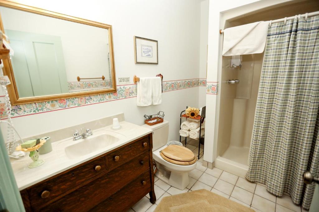 Watson Estate BnB & Deer Creek Winery - Deluxe King Room