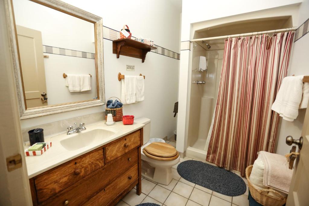 Watson Estate BnB & Deer Creek Winery - Deluxe Queen Room