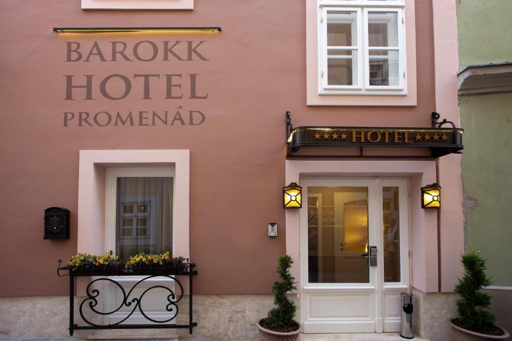 Barokk Hotel Promenád - Resim 25