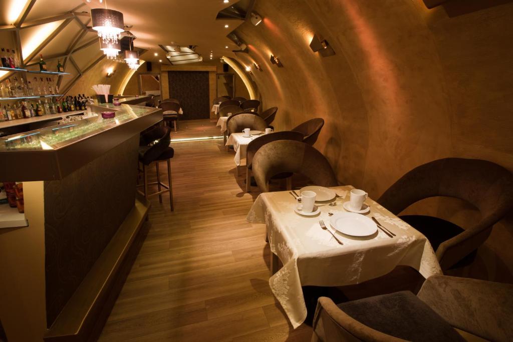 Barokk Hotel Promenád - Resim 31