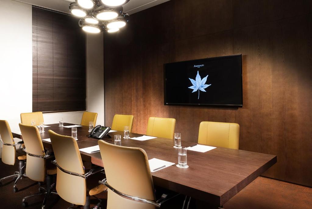 Uma TV ou centro de entretenimento em Amanti Hotel Seoul