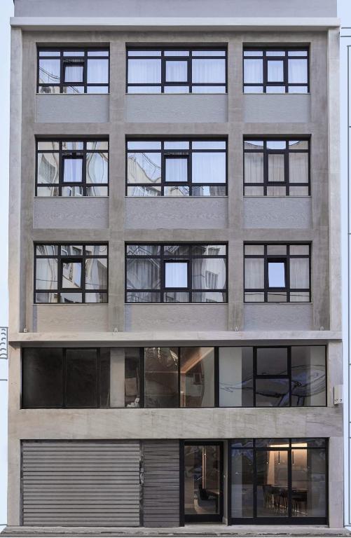 The Artist Athens - Resim 21