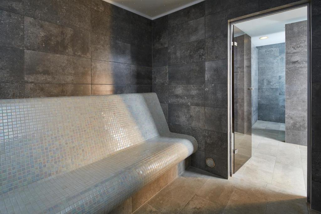 Koupelna v ubytování OREA Resort Santon Brno