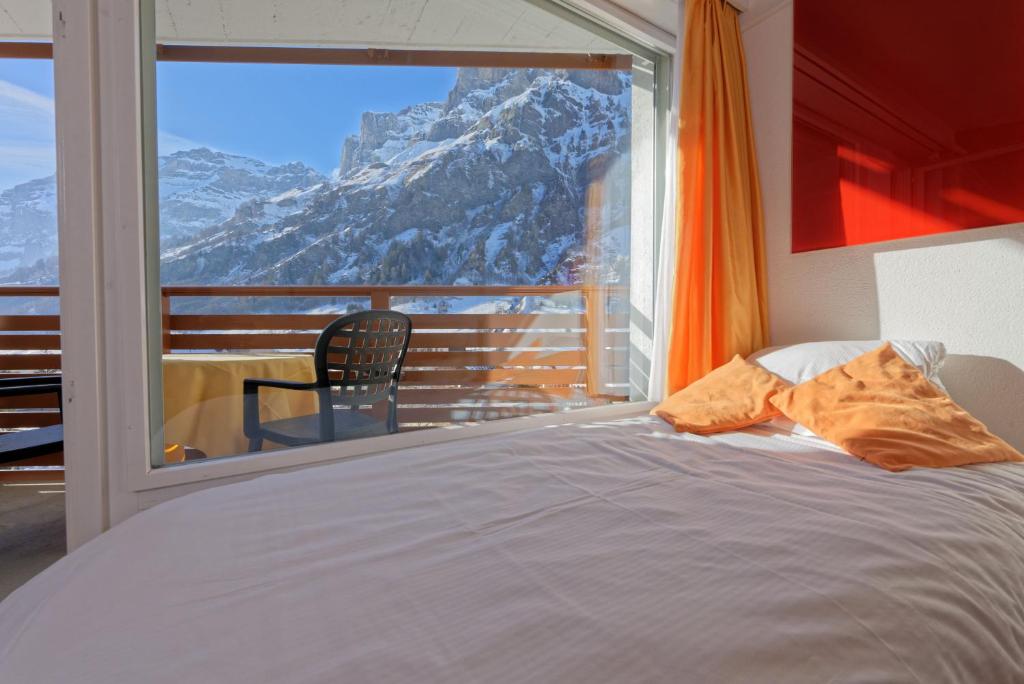 Nespecifikovaný výhled na hory nebo výhled na hory při pohledu z hotelu