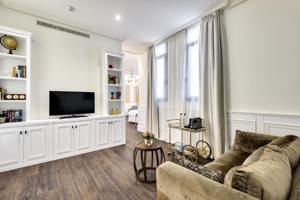 Boutique Hotel H10 Villa de la Reina - Resim 22