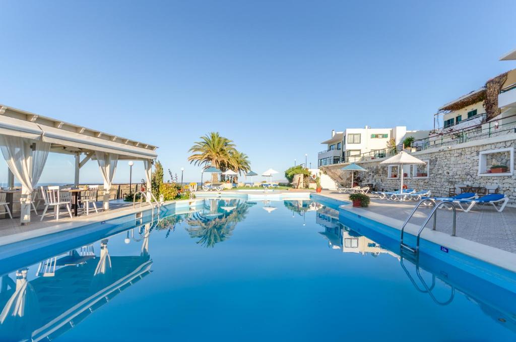 Bazén v ubytování Pela Mare Hotel nebo v jeho okolí
