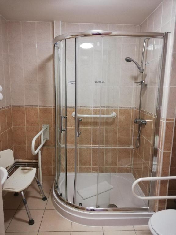 
Twin Room with Shower
