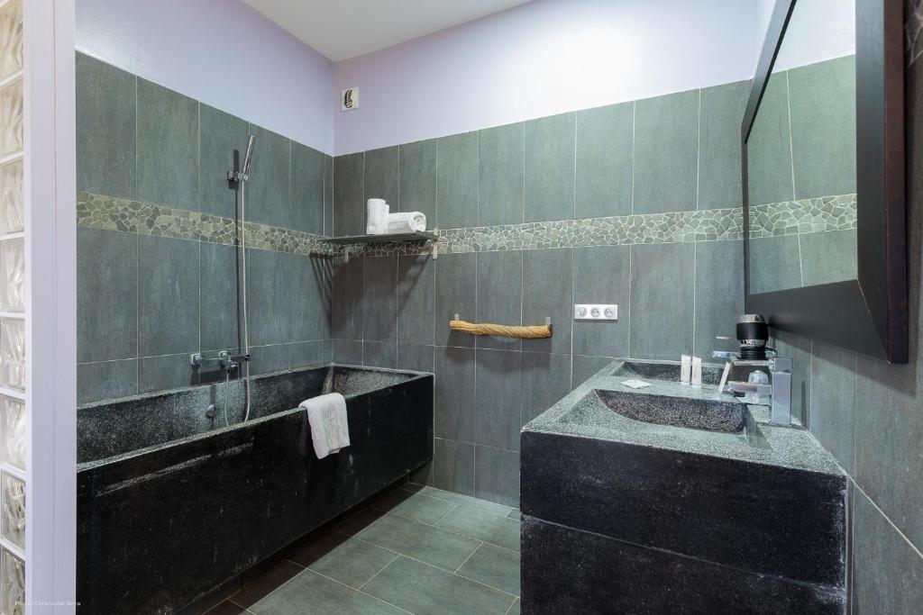 Hotel restaurant Spa Disini Montpellier Est, The Originals Relais - Standard Double Room