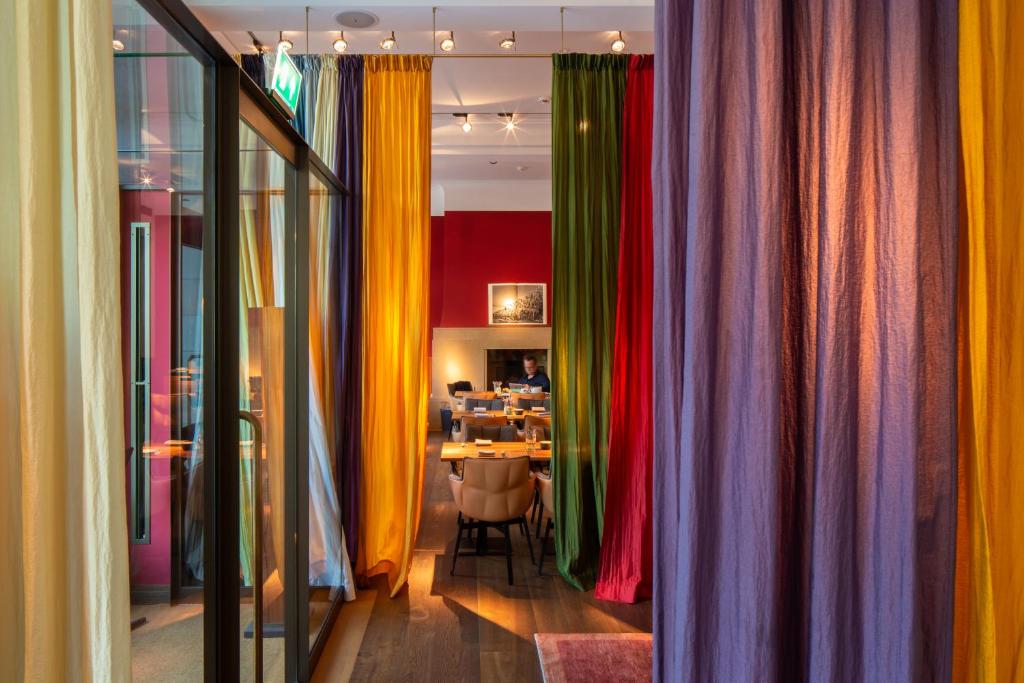 Orania.Berlin - Resim 24