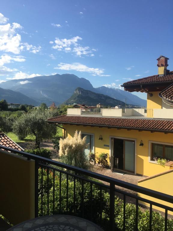 Nespecifikovaný výhled na hory nebo výhled na hory při pohledu z aparthotelu
