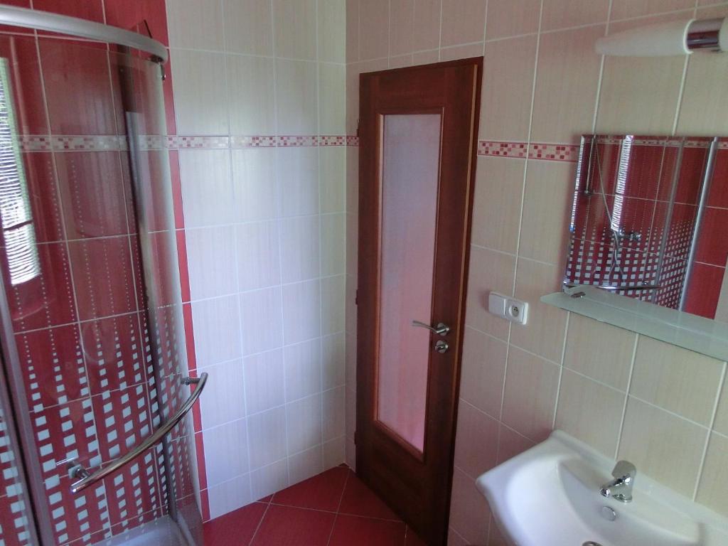 Kúpeľňa v ubytovaní Vila Evička