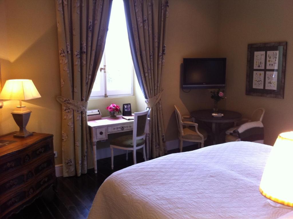 Postel nebo postele na pokoji v ubytování Hotel Valdepalacios Gourmand 5* GL