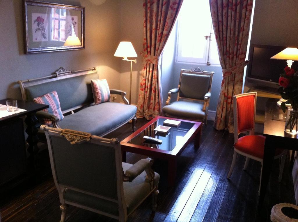 Posezení v ubytování Hotel Valdepalacios Gourmand 5* GL