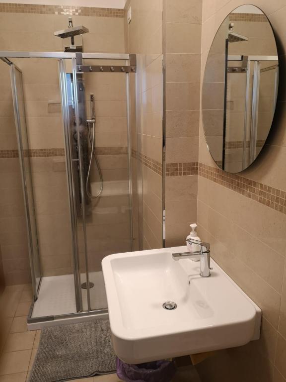 A bathroom at Berga Exclusive Suite 5