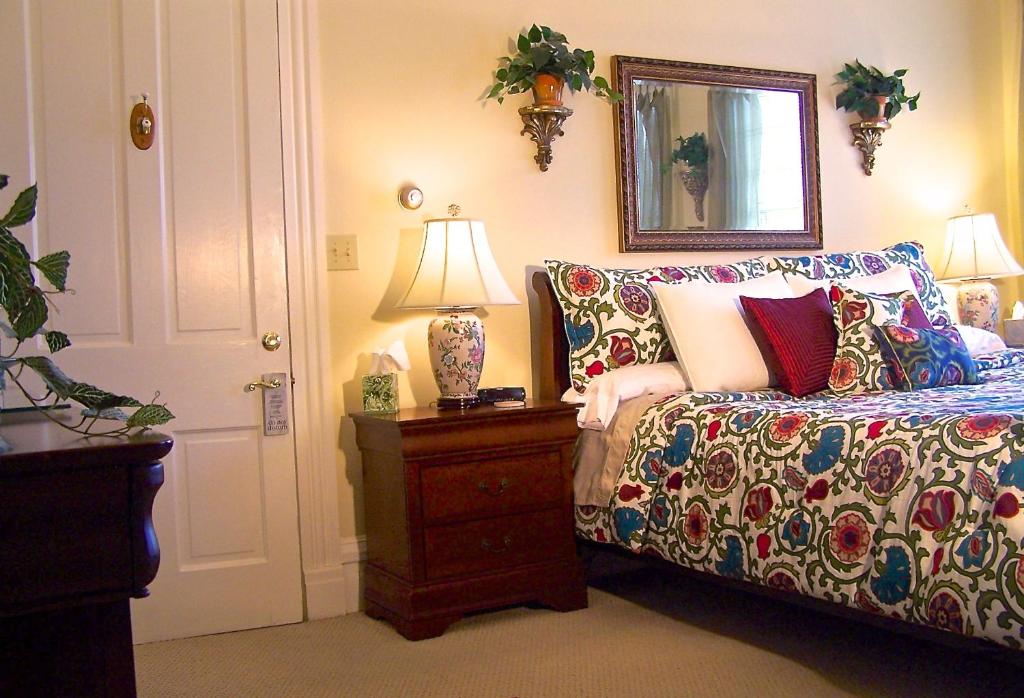 Lyndon House Bed & Breakfast - 