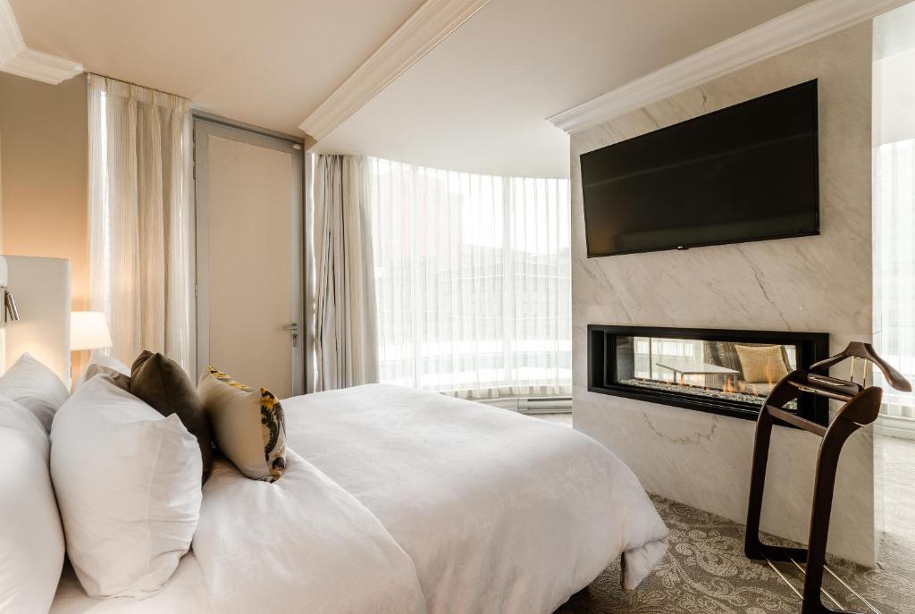 
Grand Montreal Terrasse 1 King Bed
