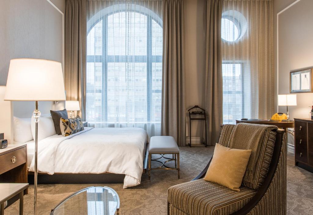 
Grand Deluxe 1 King Bed City View 
