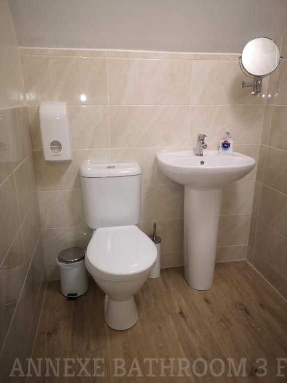 
Double Annexe Room with Shared Bathroom
