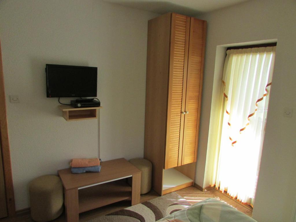 Pansion Breza - Family Room