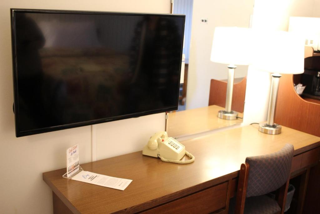 Bay Motel photo