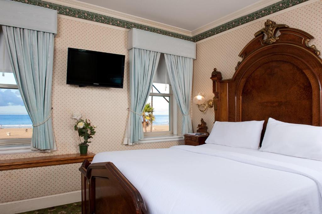 Doryman's Oceanfront Inn - Double Room With Sea View