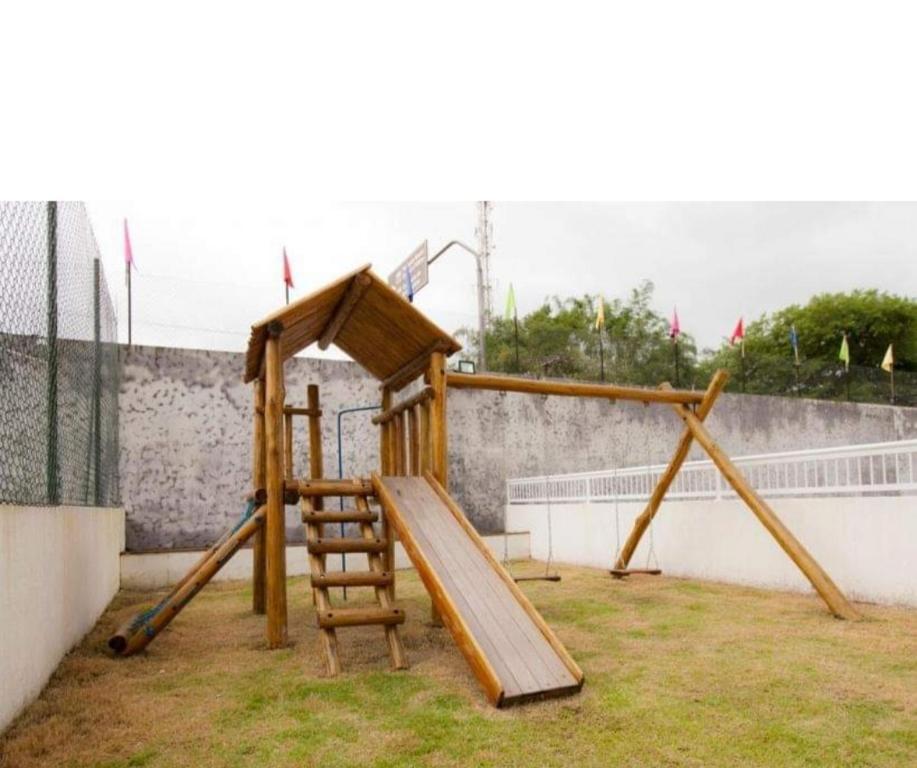  Apto em Condomínio com piscina