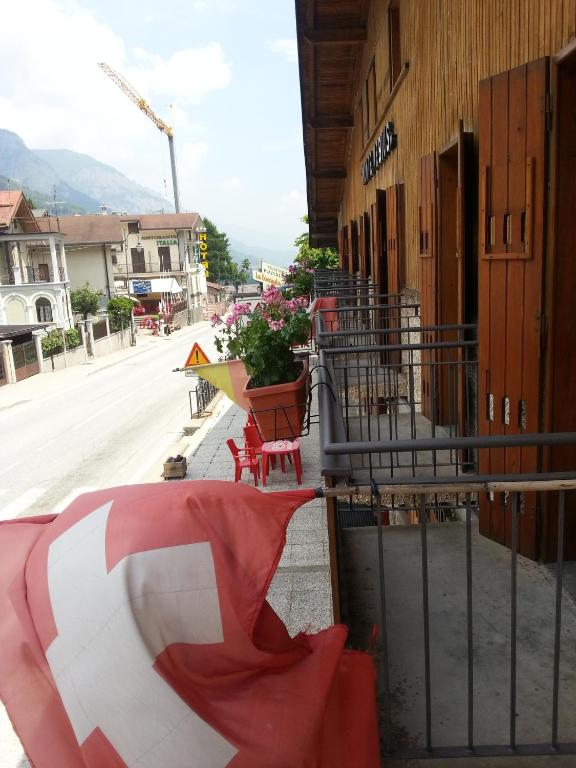 Nespecifikovaný výhled na hory nebo výhled na hory při pohledu z hotelu