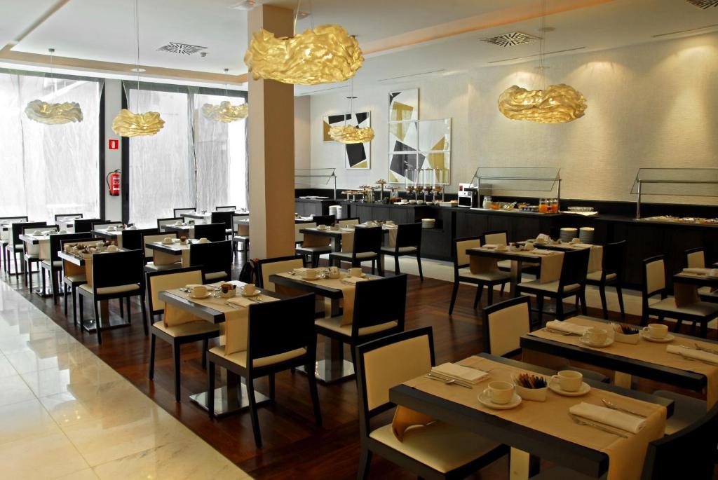 Restaurace v ubytování Grupotel Gran Via 678