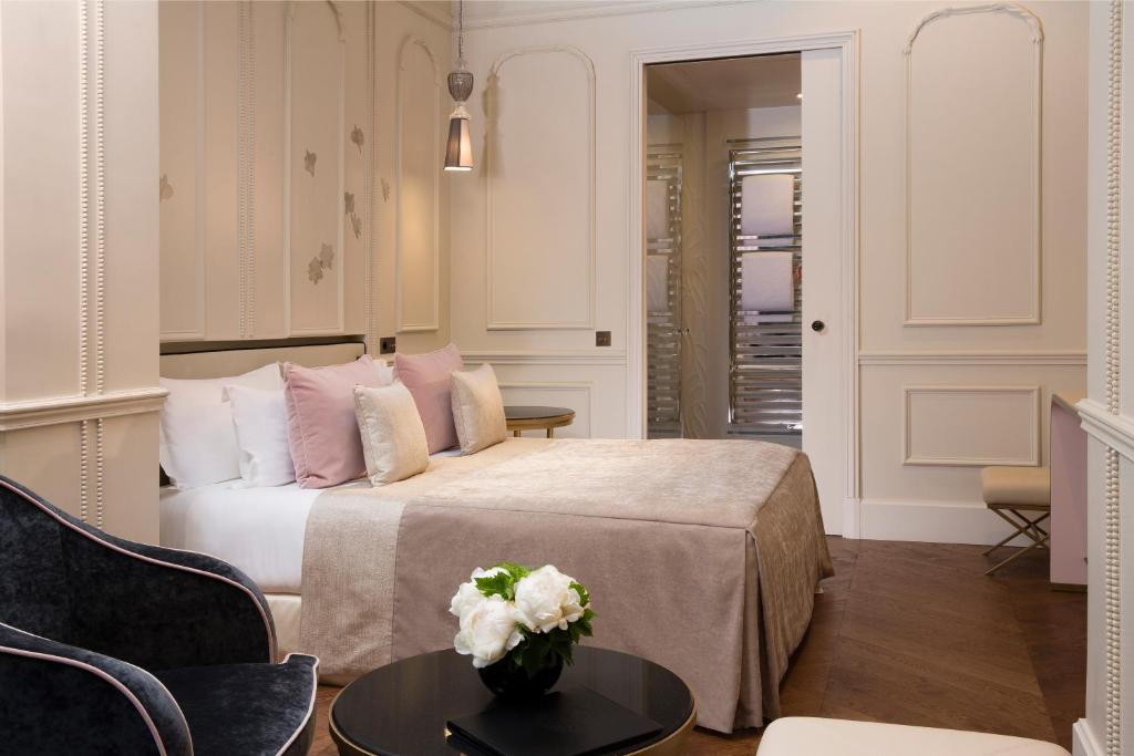 
Deluxe Double Room with Patio
