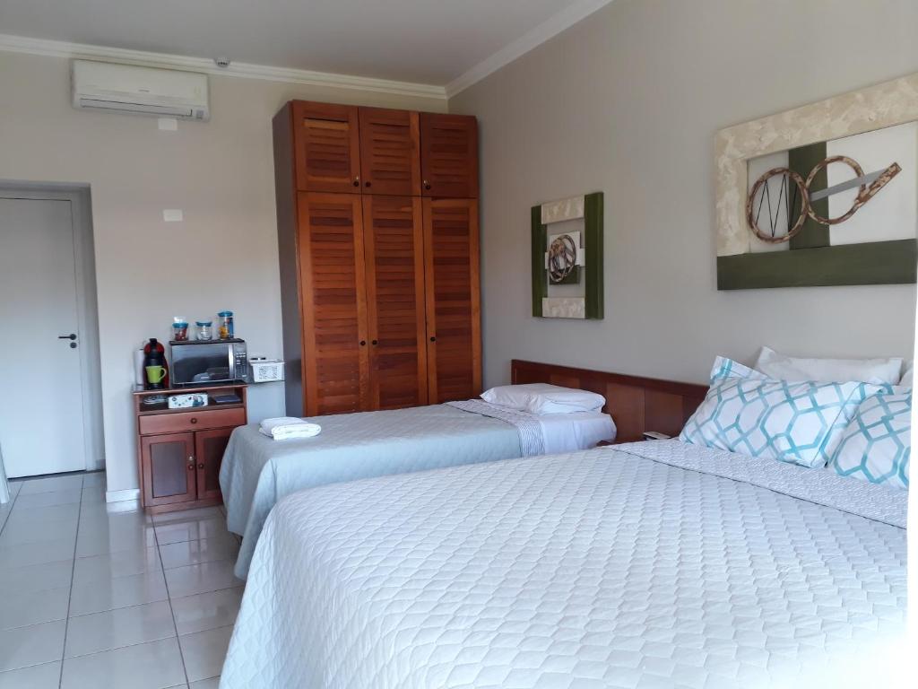  Amarilis Flat Service