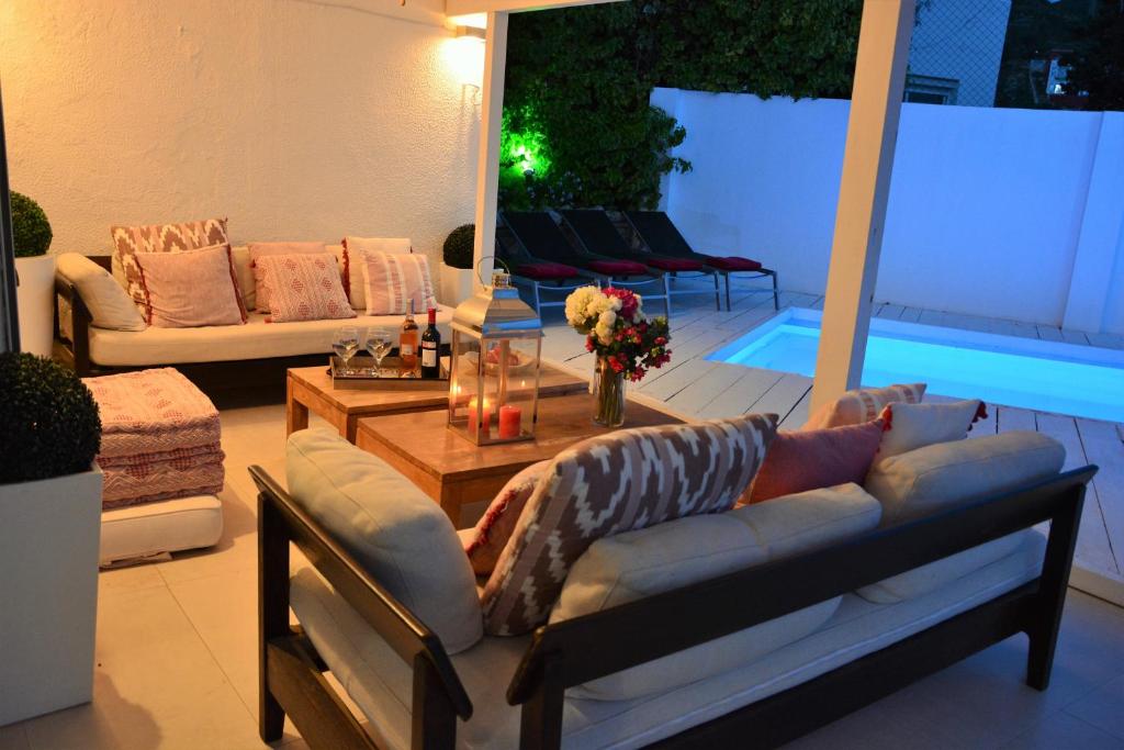 Posezení v ubytování Villa Sitges Altavista Amazing View South oriented Calm Area AC Beach 2 minutes