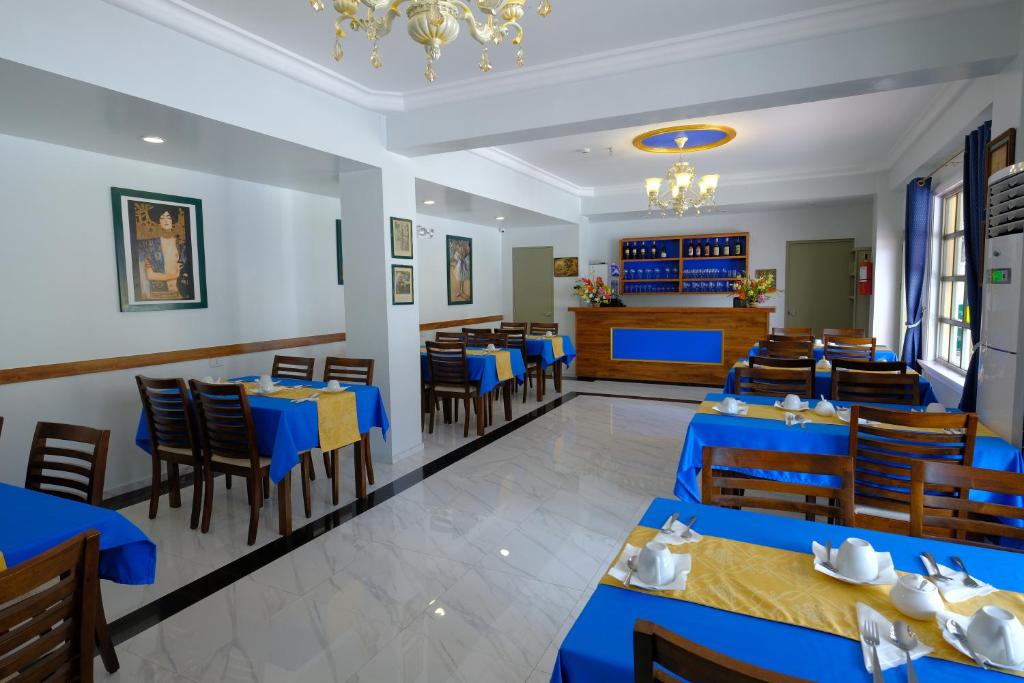 Posezení v ubytování Frankfurter Deluxe Inn