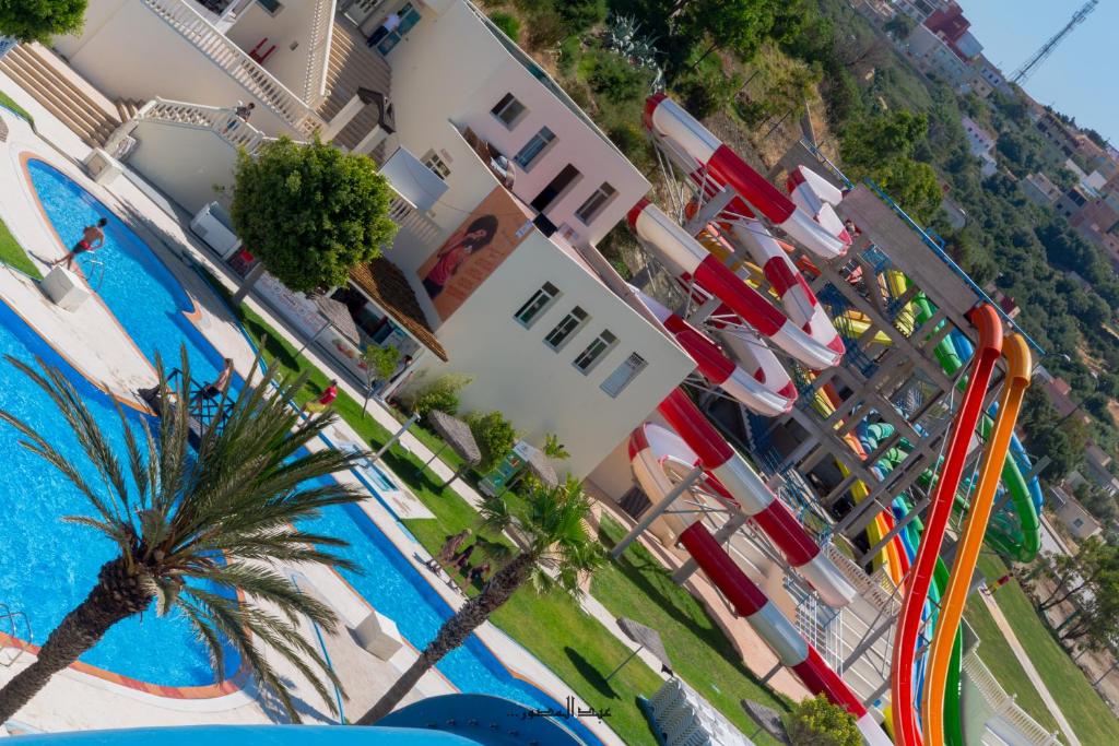 La pileta dentro o cerca de Mnar Park aqua park