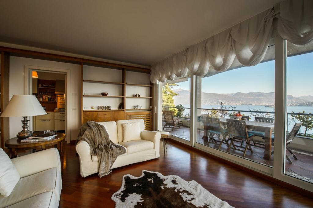 Posedenie v ubytovaní Sana Luxury Apartment