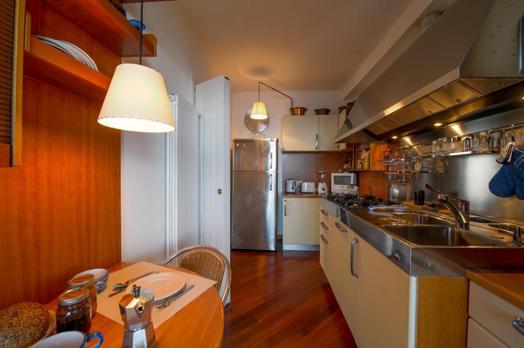 Kuchyňa alebo kuchynka v ubytovaní Sana Luxury Apartment