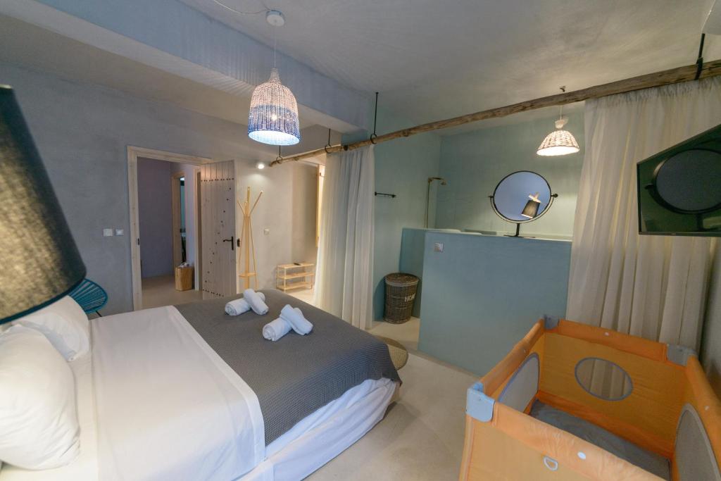 Posteľ alebo postele v izbe v ubytovaní Beach front Villa Melani